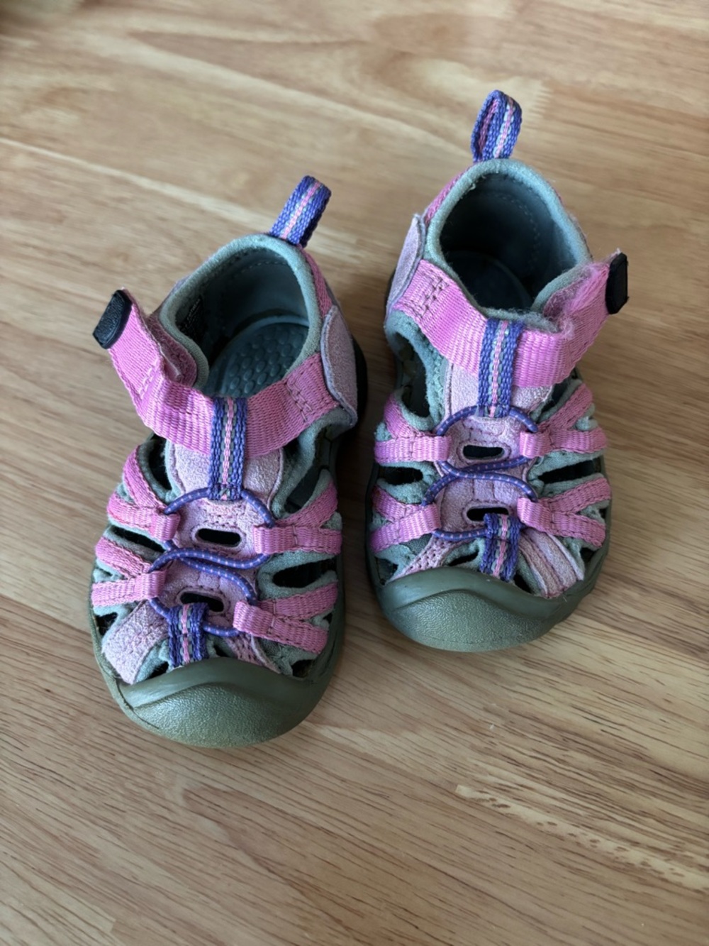 KEEN Kids' Newport H2 water sandals in a pink and gray colorway size 5